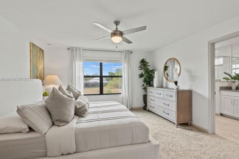 Townhouse in Port St. Lucie, Florida 4 bedrooms, 162.95 sq.m. № 1482031 - photo 17