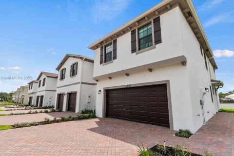 Townhouse in Port St. Lucie, Florida 4 bedrooms, 162.95 sq.m. № 1482031 - photo 1