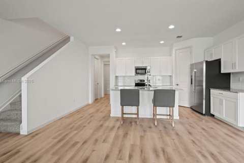 Townhouse in Port St. Lucie, Florida 4 bedrooms, 162.95 sq.m. № 1482031 - photo 4