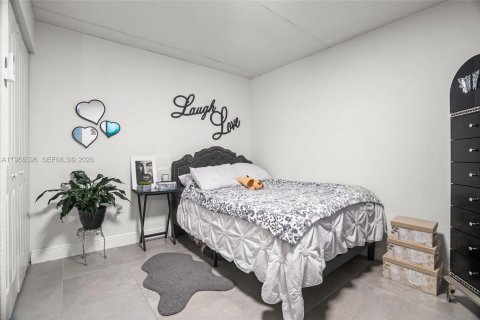 Снять в аренду коммерческую недвижимость в Хайалиа, Флорида 1 спальня, 41.81м2, № 2053283 - фото 9