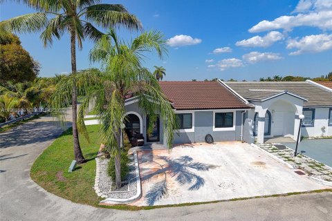 Снять в аренду коммерческую недвижимость в Хайалиа, Флорида 1 спальня, 41.81м2, № 2053283 - фото 14