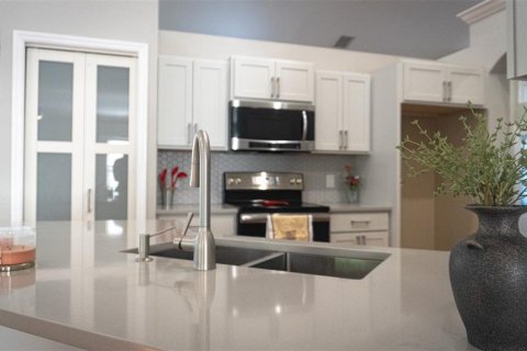House in Lakeland, Florida 3 bedrooms, 203.73 sq.m. № 1904751 - photo 14