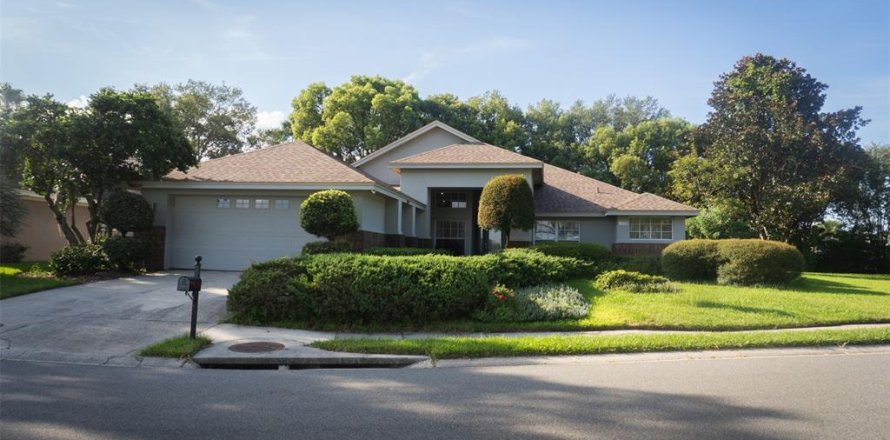 House in Lakeland, Florida 3 bedrooms, 203.73 sq.m. № 1904751
