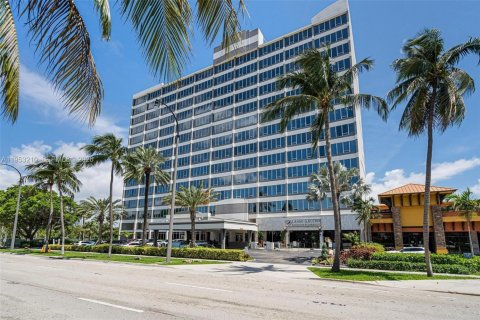 Commercial property in Fort Lauderdale, Florida № 2153242