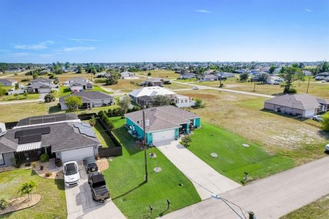House in Cape Coral, Florida 3 bedrooms, 135.45 sq.m. № 1793756 - photo 29
