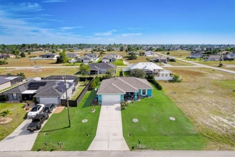House in Cape Coral, Florida 3 bedrooms, 135.45 sq.m. № 1793756 - photo 28
