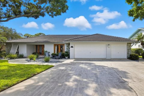 Casa en Clearwater, Florida 4 dormitorios, 256.04 m2 № 2388224