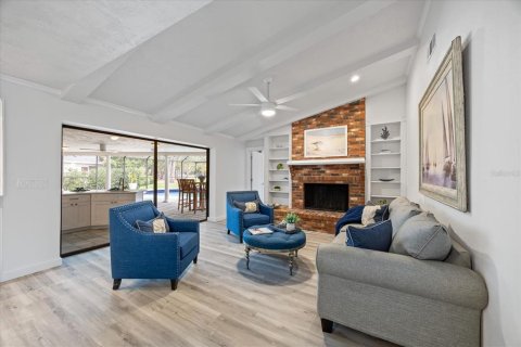 Casa en venta en Clearwater, Florida, 4 dormitorios, 256.04 m2 № 2388224 - foto 3
