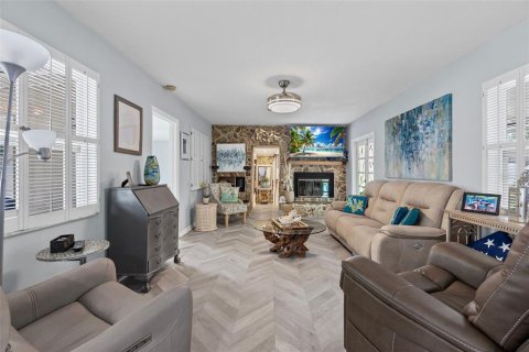 House in Saint Petersburg, Florida 3 bedrooms, 179.12 sq.m. № 1684726 - photo 16