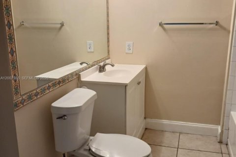 Condo in Pembroke Pines, Florida, 1 bedroom  № 2068091 - photo 8