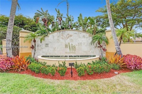 Condo in Pembroke Pines, Florida, 1 bedroom  № 2068091