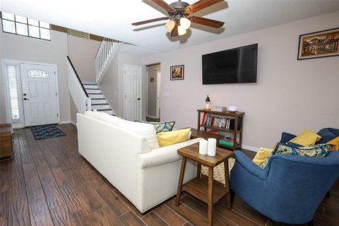 House in Oviedo, Florida 4 bedrooms, 175.4 sq.m. № 2110586 - photo 7