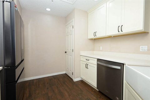 House in Oviedo, Florida 4 bedrooms, 175.4 sq.m. № 2110586 - photo 15