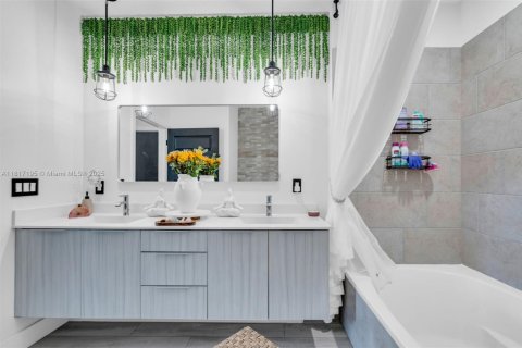 Copropriété à vendre à Doral, Floride: 3 chambres, 104.89 m2 № 1939984 - photo 25