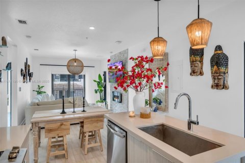 Copropriété à vendre à Doral, Floride: 3 chambres, 104.89 m2 № 1939984 - photo 10