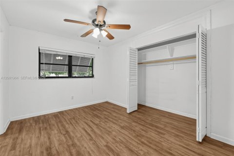 House in Boynton Beach, Florida 4 bedrooms, 164.72 sq.m. № 2384821 - photo 13