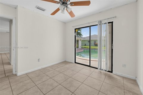 House in Boynton Beach, Florida 4 bedrooms, 164.72 sq.m. № 2384821 - photo 17