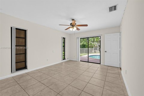 House in Boynton Beach, Florida 4 bedrooms, 164.72 sq.m. № 2384821 - photo 14