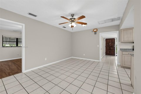 House in Boynton Beach, Florida 4 bedrooms, 164.72 sq.m. № 2384821 - photo 12