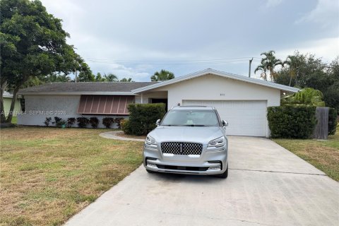 House in Boynton Beach, Florida 4 bedrooms, 164.72 sq.m. № 2384821