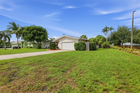 House in Boynton Beach, Florida 4 bedrooms, 164.72 sq.m. № 2384821 - photo 7