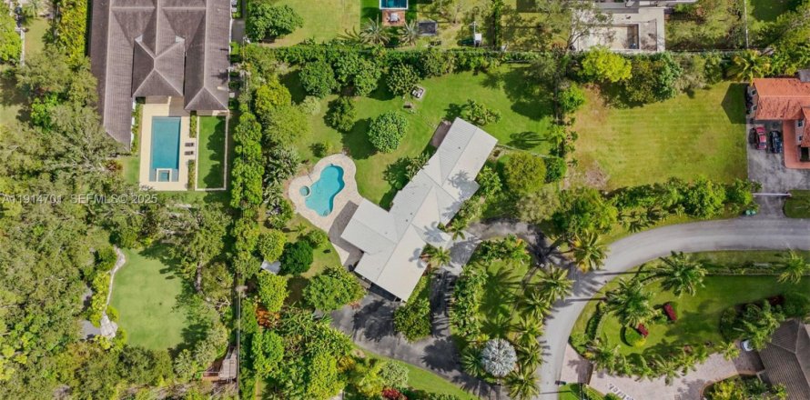 Casa en Miami, Florida 4 dormitorios, 284.19 m2 № 1977094