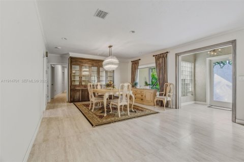 Casa en venta en Miami, Florida, 4 dormitorios, 284.19 m2 № 1977094 - foto 10