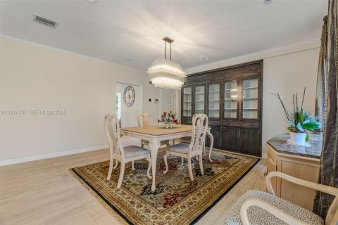 Casa en venta en Miami, Florida, 4 dormitorios, 284.19 m2 № 1977094 - foto 9
