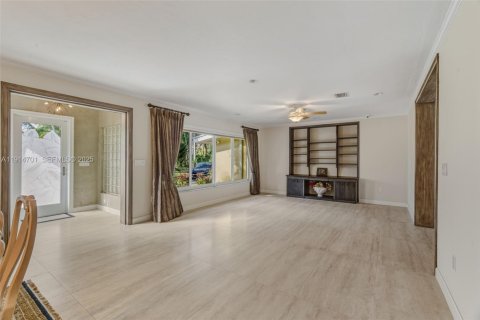 Casa en venta en Miami, Florida, 4 dormitorios, 284.19 m2 № 1977094 - foto 8