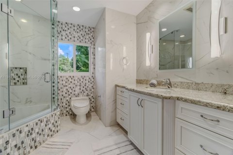 Casa en venta en Miami, Florida, 4 dormitorios, 284.19 m2 № 1977094 - foto 29