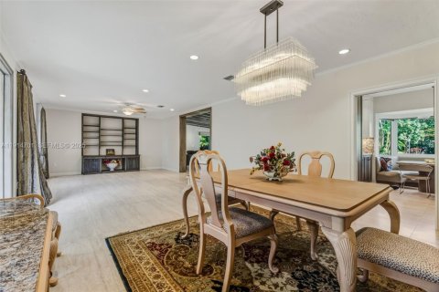 Casa en venta en Miami, Florida, 4 dormitorios, 284.19 m2 № 1977094 - foto 12