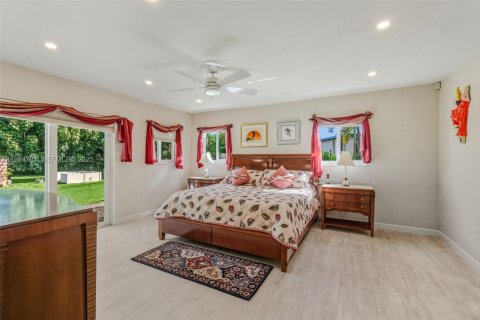 Casa en venta en Miami, Florida, 4 dormitorios, 284.19 m2 № 1977094 - foto 25