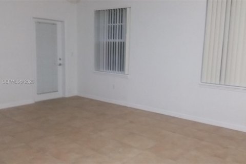 Снять в аренду кондоминиум в Корал-Спрингс, Флорида 1 спальня, 66.52м2, № 2058197 - фото 6