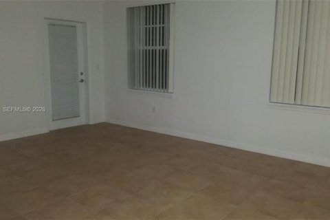 Снять в аренду кондоминиум в Корал-Спрингс, Флорида 1 спальня, 66.52м2, № 2058197 - фото 5