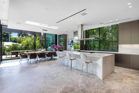 Villa ou maison à vendre à Miami Beach, Floride: 6 chambres, 535.86 m2 № 2173565 - photo 9