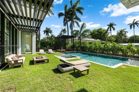 Villa ou maison à vendre à Miami Beach, Floride: 6 chambres, 535.86 m2 № 2173565 - photo 15