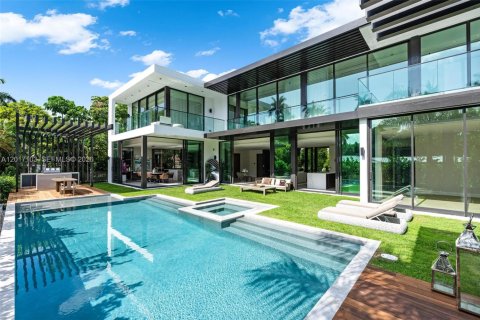 Villa ou maison à vendre à Miami Beach, Floride: 6 chambres, 535.86 m2 № 2173565 - photo 16