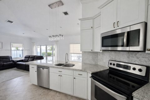 Villa ou maison à vendre à Miramar, Floride: 3 chambres, 151.43 m2 № 2006149 - photo 7