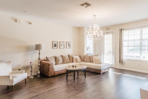 Condo in Orlando, Florida, 2 bedrooms  № 2158061 - photo 3
