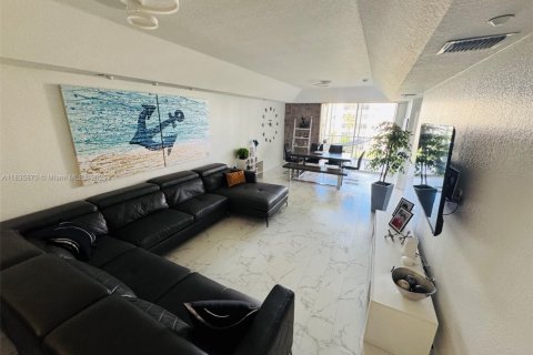 Condo in Doral, Florida, 3 bedrooms  № 1848353 - photo 9