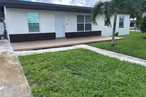 Villa ou maison à Miami Gardens, Floride 3 chambres, 102.56 m2 № 2401443