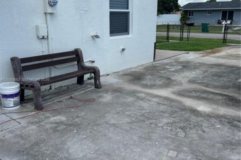 Villa ou maison à vendre à Miami Gardens, Floride: 3 chambres, 102.56 m2 № 2401443 - photo 22