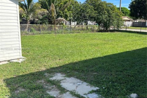 Villa ou maison à vendre à Miami Gardens, Floride: 3 chambres, 102.56 m2 № 2401443 - photo 25
