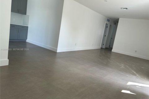 Villa ou maison à vendre à Miami Gardens, Floride: 3 chambres, 102.56 m2 № 2401443 - photo 5