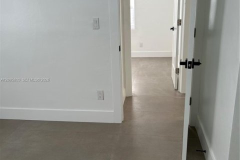 Villa ou maison à vendre à Miami Gardens, Floride: 3 chambres, 102.56 m2 № 2401443 - photo 16
