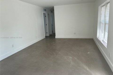 Villa ou maison à vendre à Miami Gardens, Floride: 3 chambres, 102.56 m2 № 2401443 - photo 6