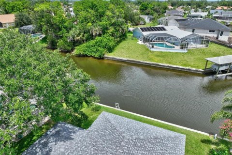House in Palm Coast, Florida 3 bedrooms, 147.44 sq.m. № 2095160 - photo 2