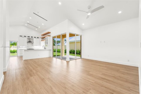 Villa ou maison à vendre à West Palm Beach, Floride: 3 chambres, 142.7 m2 № 1932137 - photo 2