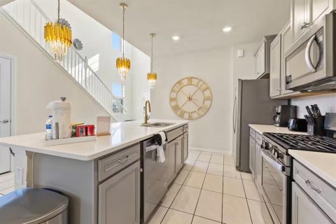 Villa ou maison à louer à Davenport, Floride: 6 chambres, 295.06 m2 № 2103981 - photo 4