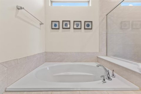Villa ou maison à louer à Davenport, Floride: 6 chambres, 295.06 m2 № 2103981 - photo 16